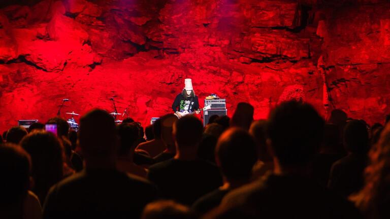 Buckethead Performs "Welcome to Buckethead"