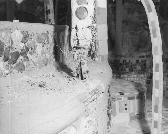 Splicing on the base of Tower C, June 1959