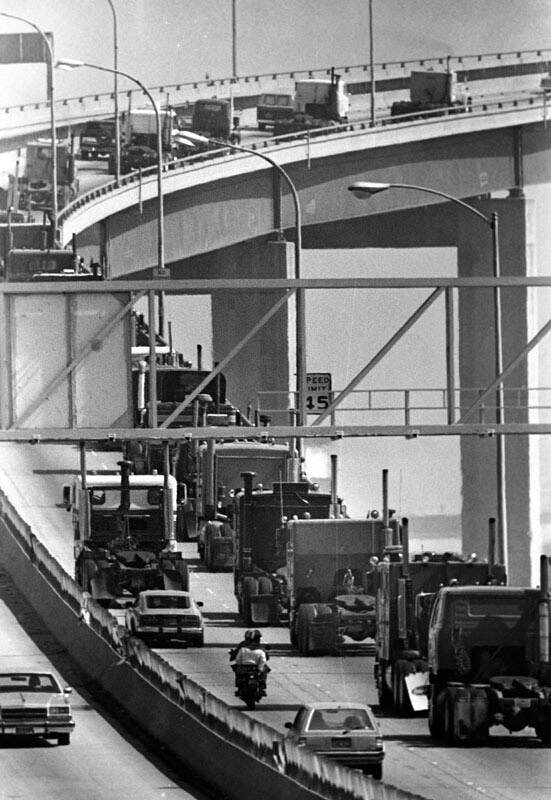 Truck traffic on the Vincent Thomas Bridge in 1985. Courtesy of the Herald-Examiner Collection, Los Angeles Public Library.