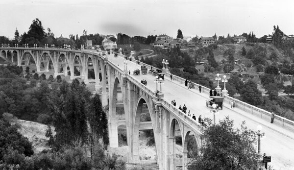 Early view of Pasadena's Colorado Street Bridge, which opened in 1913 across the Arroyo Seco. Courtesy of the Photo Collection, Los Angeles Public Library.