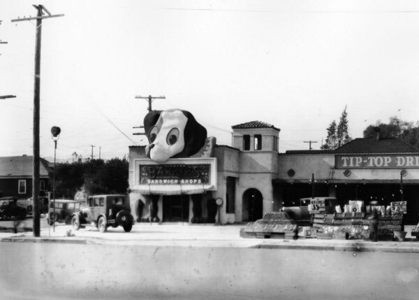 Tip Top Drive-In at 3649 Beverly Boulevard, with 'Ponderous Pup' gracing the entrance to Barkies Sandwich Shop, 1930 | Courtesy of the Los Angeles Public Library