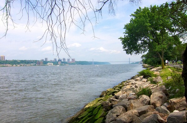 manhattanwaterfront-thumb-600x396-26128