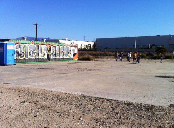 LFCSA Students visiting the Bowtie Parcel for the 1st time | Photo: Evelyn Serrano