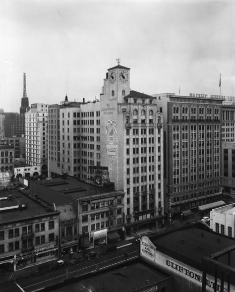 Oviatt Building, with Clifton's Cafeteria in the foreground | Security Pacific National Bank Collection, courtesy of the Los Angeles Public Library