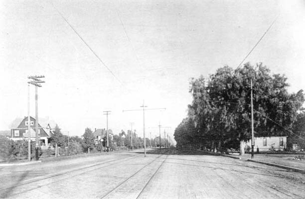 Hollywood Boulevard at Grand in 1907. Courtesy of the Photo Collection - Los Angeles Public Library.