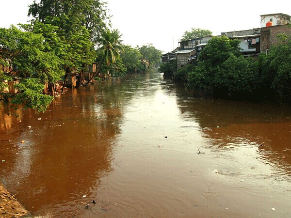 Ciliwung River at Bukit Duri and Kampung Pulo, Jakarta, July 2013 | Kian Goh