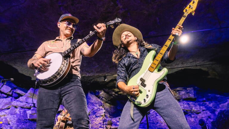 The Wilder Blue Perform "Still in the Runnin'"