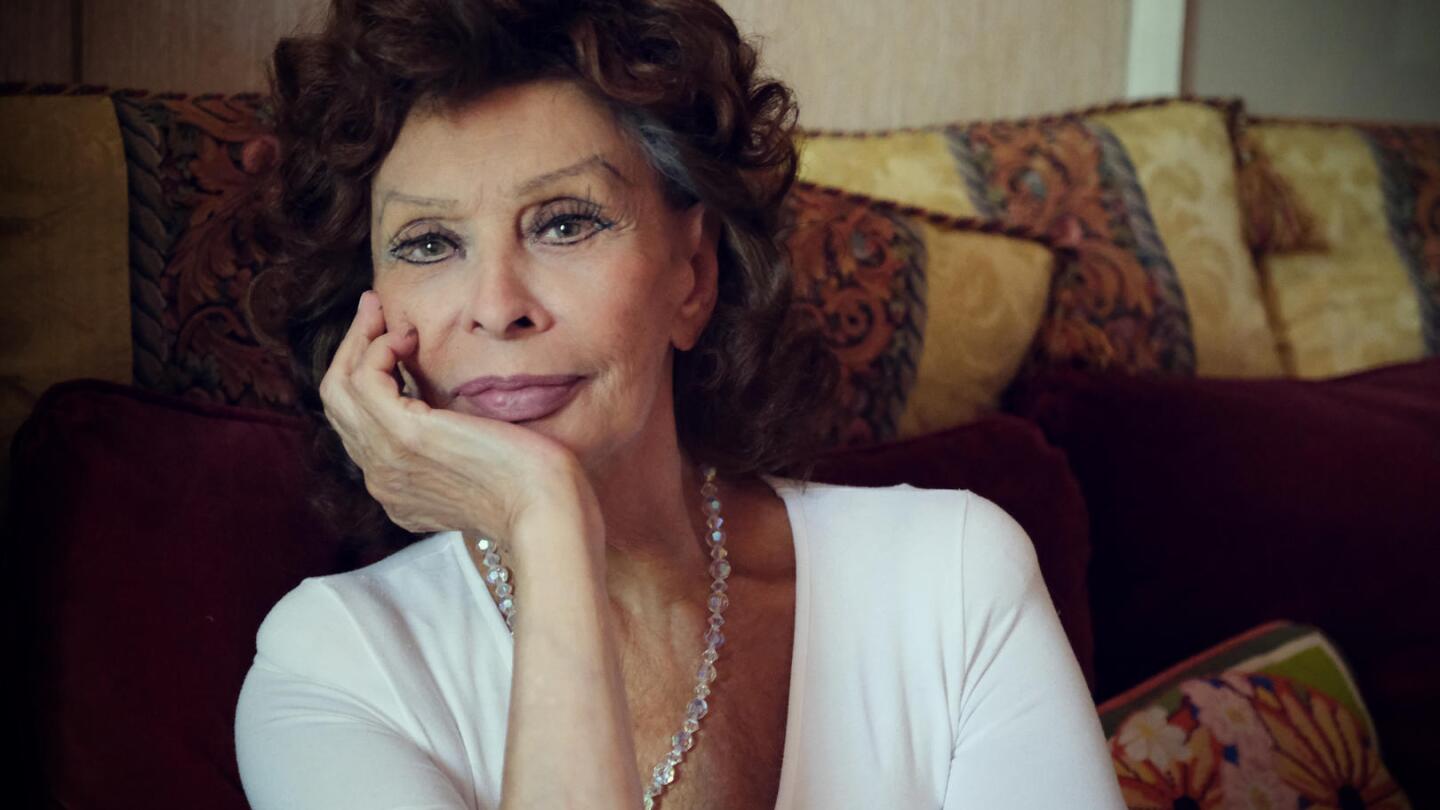 Headshot of actress Sophia Loren.
