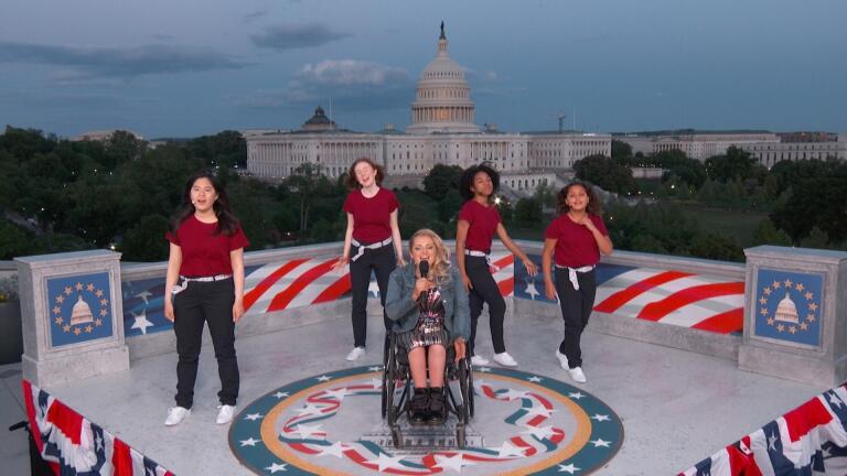 Ali Stroker Performs "A Million Dreams"