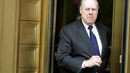 News Wrap: Trump lawyer John Dowd resigns