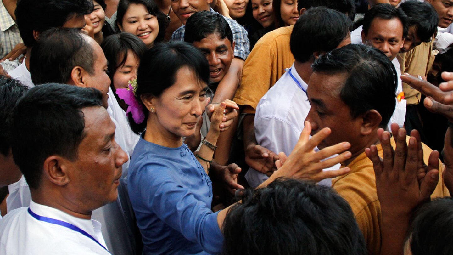Aung San Suu Kyi Greeting Supporters