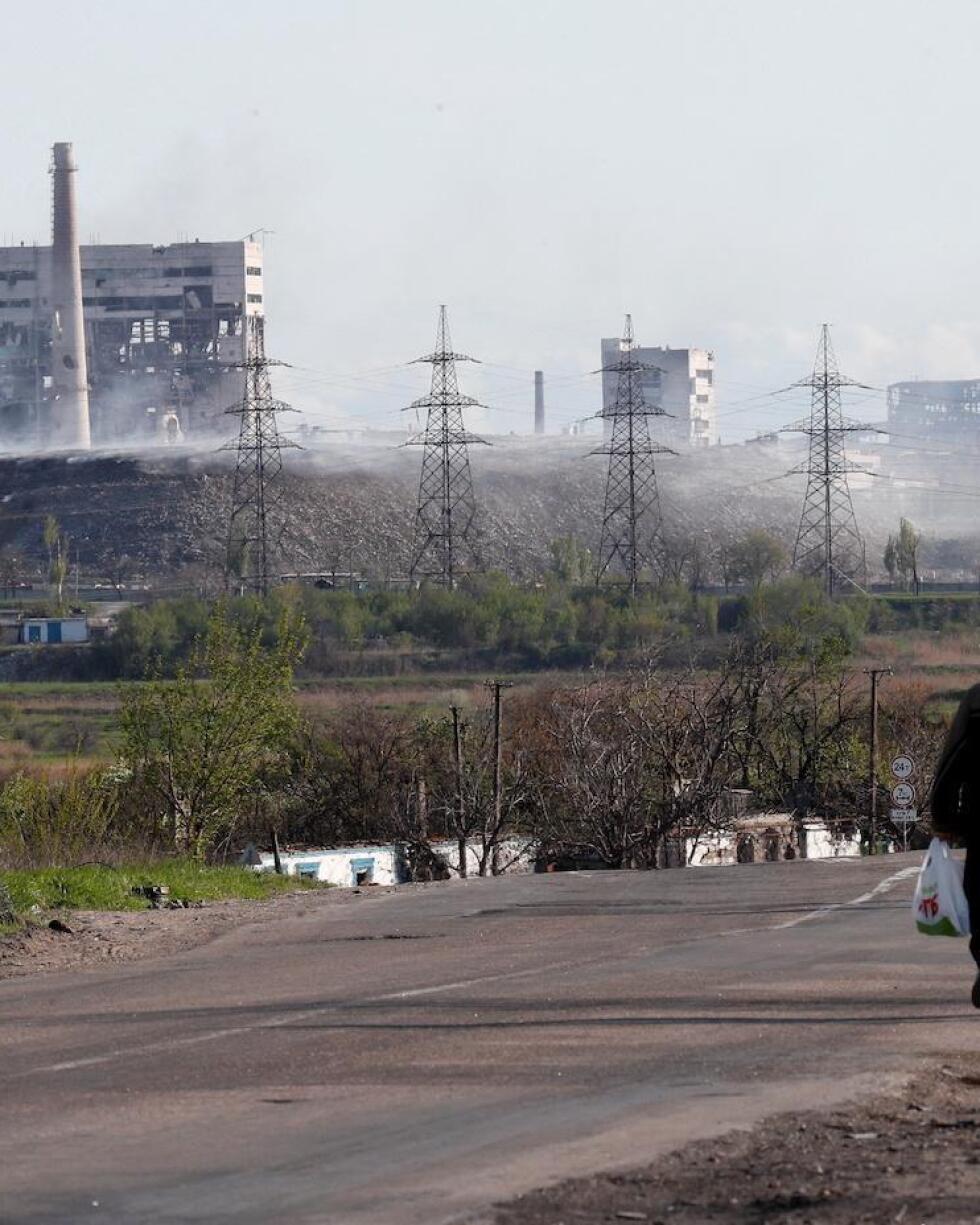 Russia bombards Mariupol amid more evidence of war crimes