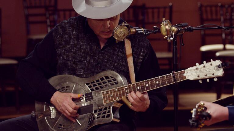 David Holt Performs “Under the Tracks”