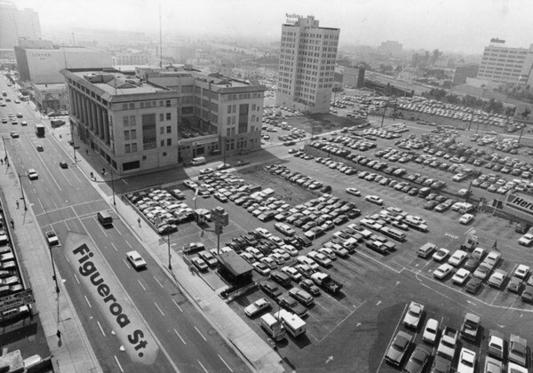 On the right, parking lots occupy the site now home to the FIGat7th shopping center. Courtesy of the Herald-Examiner Collection, Los Angeles Public Library.