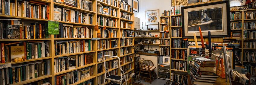 Interior of a bookstore. | Flickr/rob walsh/Creative Commons (Public Domain Mark 1.0)