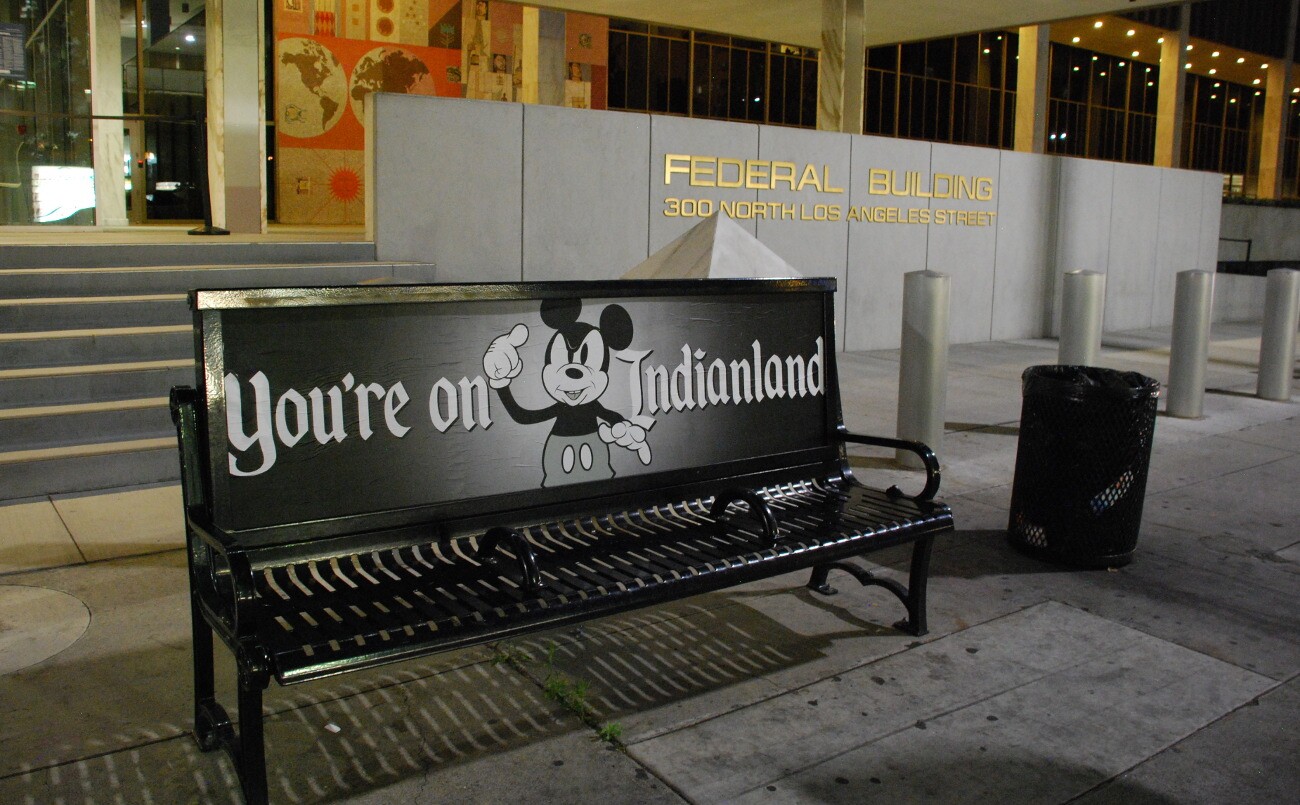 Bus bench by Votan Henriquez.