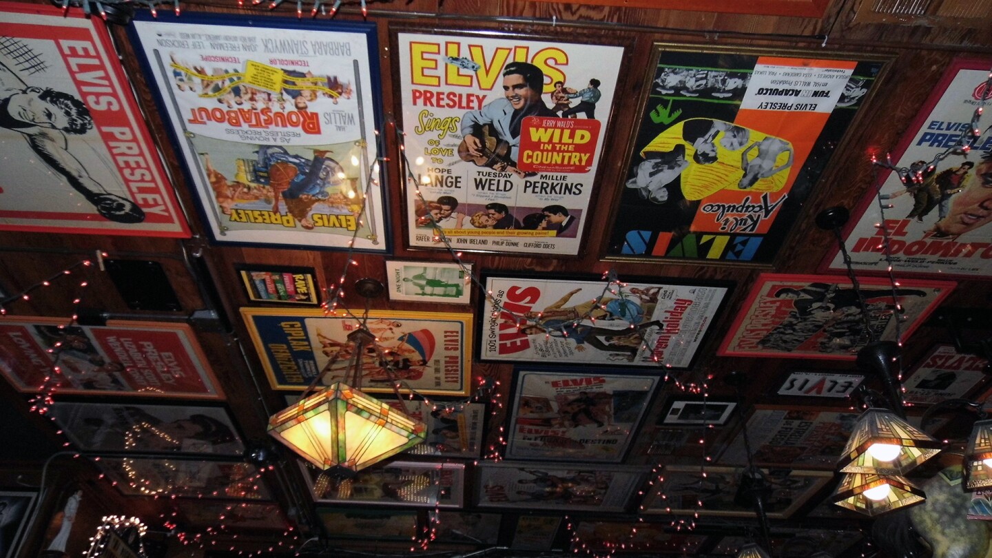 Azteca Restaurant and Lounge