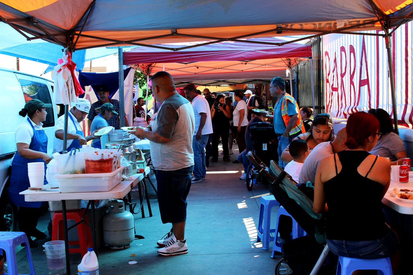 Pinata District street vendors | Samantha Helou Hernandez