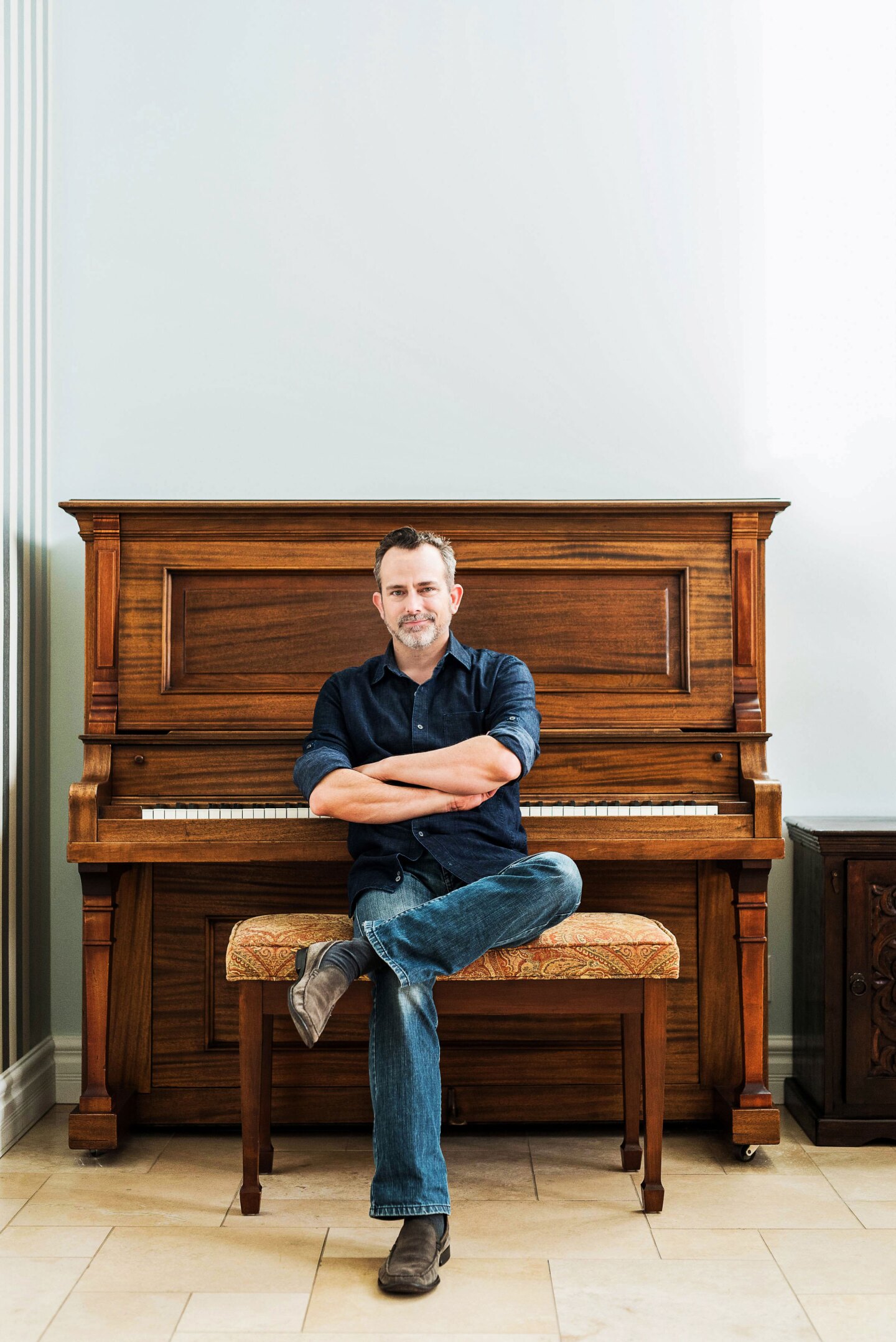 Geoff Zanelli at his piano