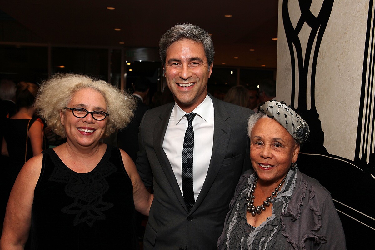 (L-R) Alison Saar, Michael Govan, Director of LACMA and artist Betye Saar pose during the Pacific Standard Time: Art in LA 1945-1980 opening event held at the Getty Center on October 2, 2011 | Ryan Miller/WireImage via Getty Images