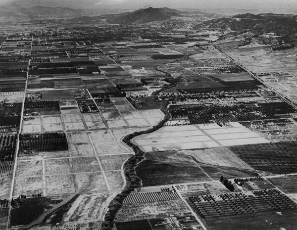 Farms dot the landscape of the San Fernando Valley, 1929 | Security Pacific National Bank Collection, Los Angeles Public Library