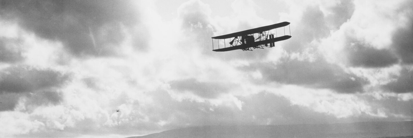 Onlookers at 1910 Los Angeles International Air Meet | Courtesy of the Huntington Library BSM