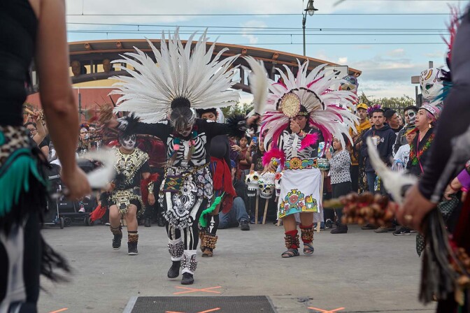 Aztec dancers during Día de los Muertos celebration in 2019 | Pablo Aguilar
