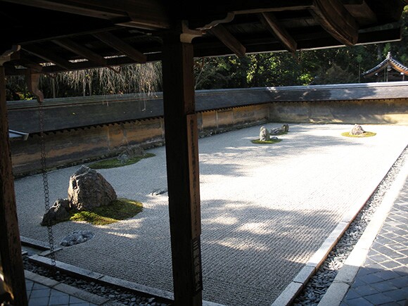 Dry landscape garden at the Ryoan-ji in Kyoto, Japan.