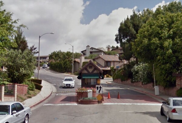 Entrance gate at Hathaway Hills Estates | Google Maps