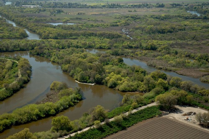 Delta and Islands with Few Dwellings