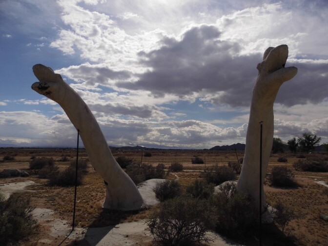 Dinosaur Swampland, Apple Valley (1)