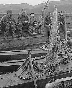 Aleut_Sea_otter_hunters_1896