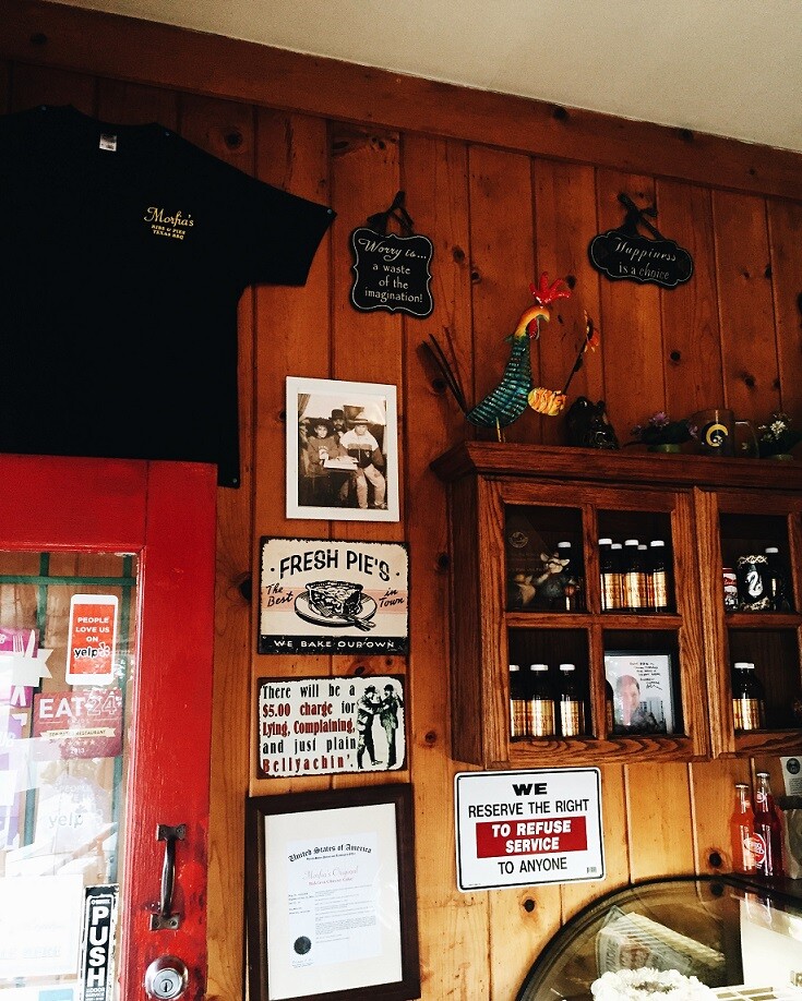 Morfia's Ribs & Pies Interior