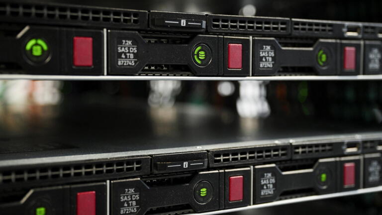 News Wrap: Vulnerability prompts race to protect websites