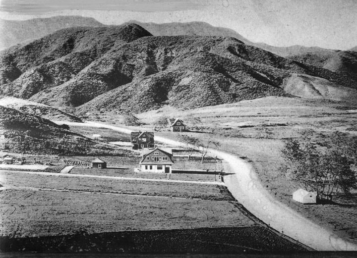Highland Avenue north of Hollywood Boulevard, 1906. Courtesy of the Photo Collection, Los Angeles Public Library.