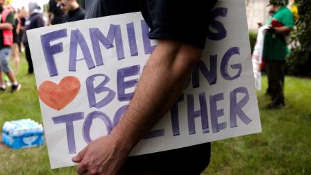 Detainees at Texas ICE facility protest living conditions