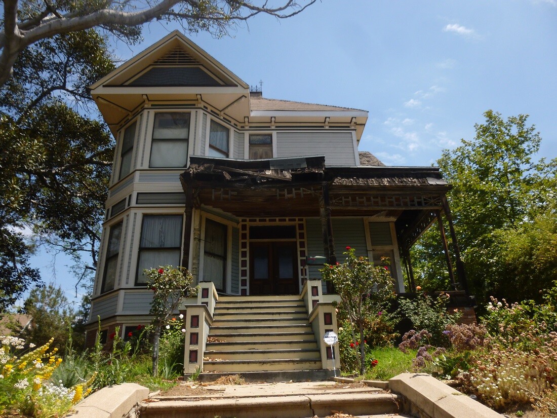Thriller House (1)