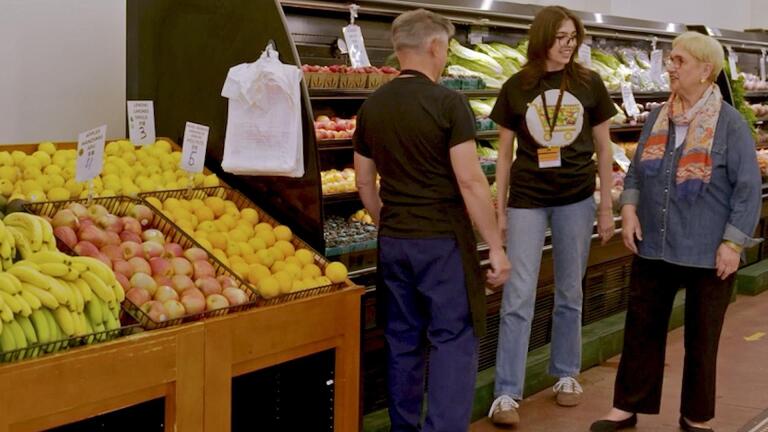 District 10 Market: Lidia Explores America’s First Free Grocery Store