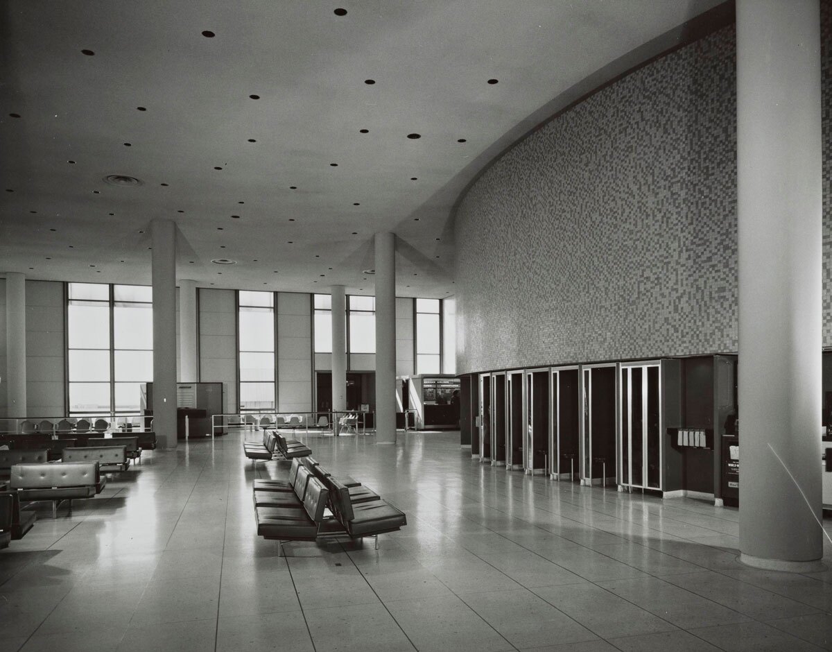 LAX Theme Building
