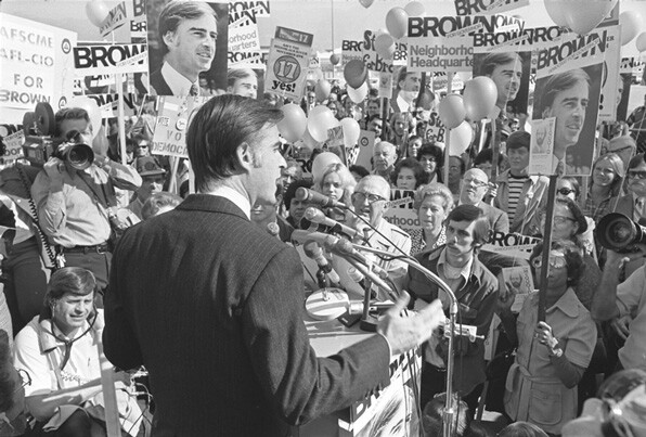 Brown campaigning for governor in 1974. Courtesy of the UCLA Library's Los Angeles Times photographic archive.