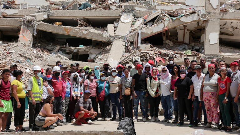 Venezuela rescue efforts grow desperate as death toll rises