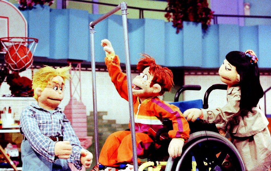 Puzzle Place Characters Play Basketball