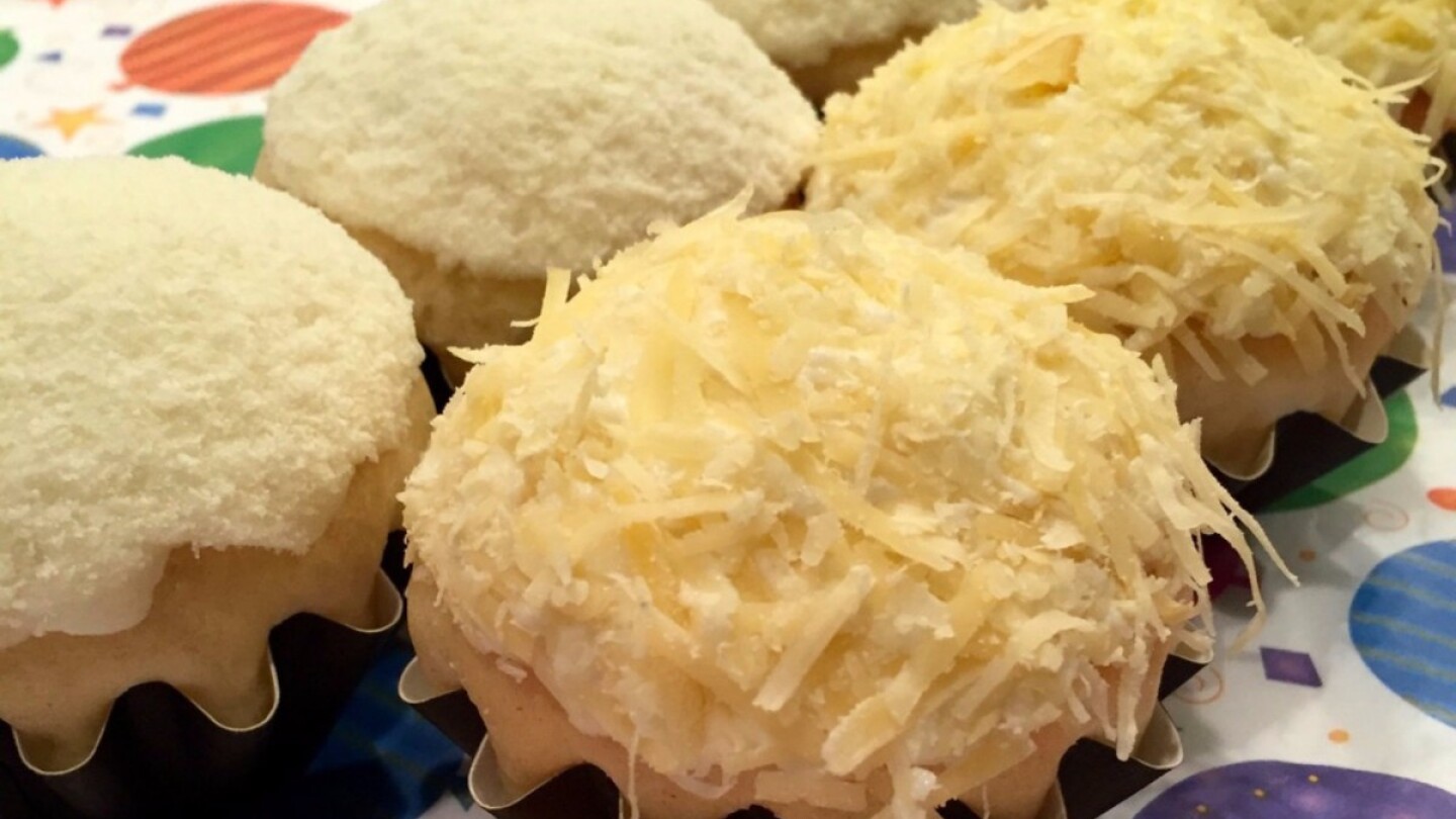 Queso de Bola and classic-flavored ensaymada | Courtesy of Ensaymada Project