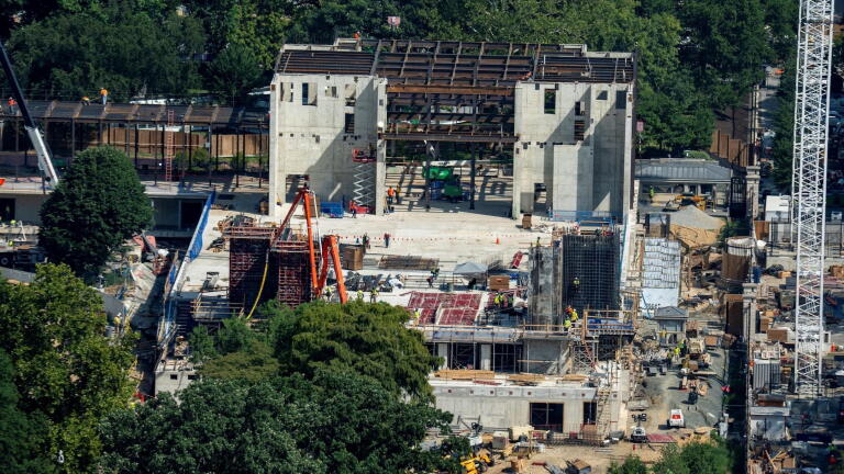 News Wrap: SCOTUS allows ballroom construction to continue