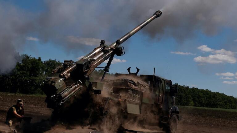 Ukraine struggles to defend an eastern stronghold