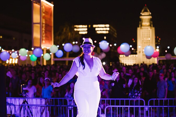Instructor Leslie Ferreira leads a Dance DTLA workshop before the pandemic. | The Music Center.