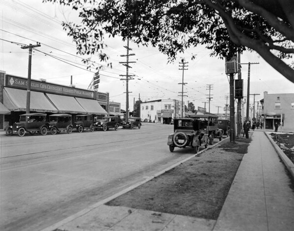 The intersection of Santa Monica and Crescent Heights boulevards, circa 1920. Courtesy of the Los Angeles Public Library Photograph Collection.
