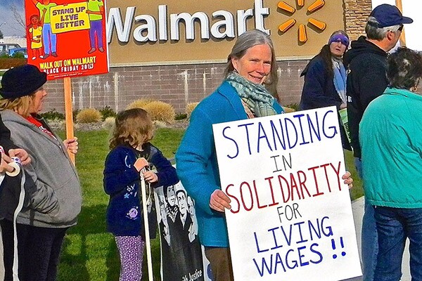 A Walmart workers strike on Thanksgiving 2014 in Medford, OR