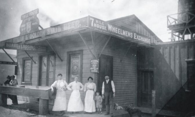 7 Mile House circa 1908 | Courtesy of 7 Mile House