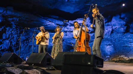 New Dangerfield Perform "Reuben's Train"